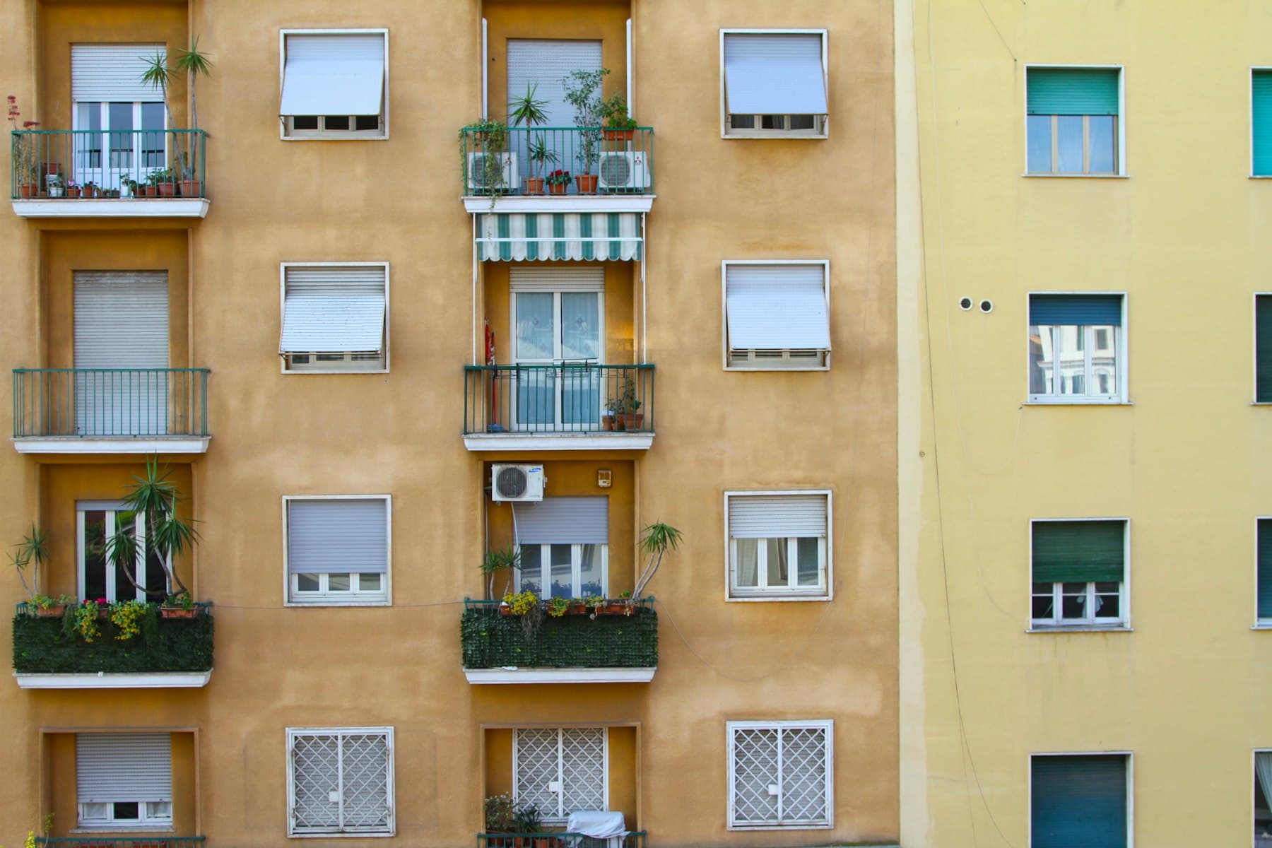 Wohnhaus mit Balkonen im Raum Stuttgart